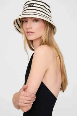 NICKS BUCKET HAT White/Black Stripe A1211453